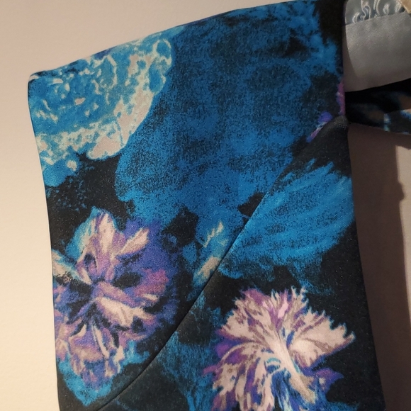 Guess Floral Scuba Mini Dress - Size Small - Picture 8 of 10